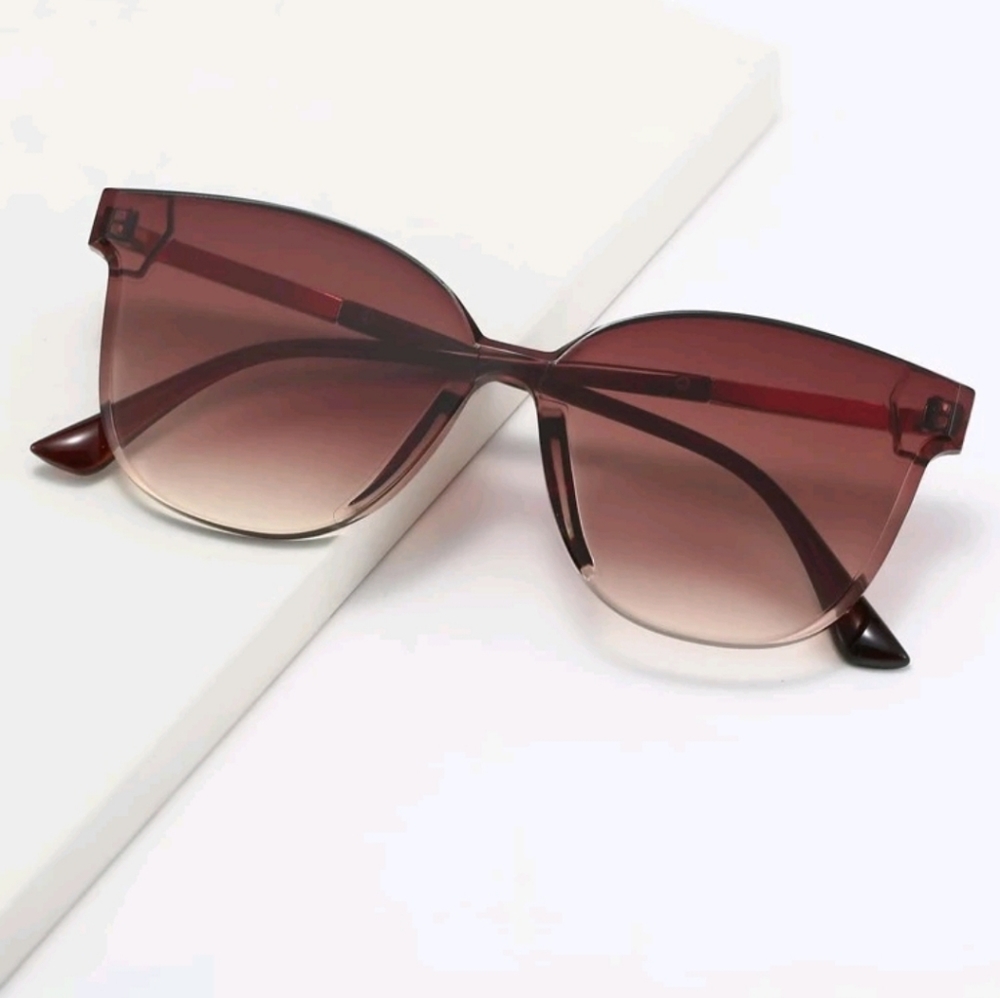 Trendy glasses